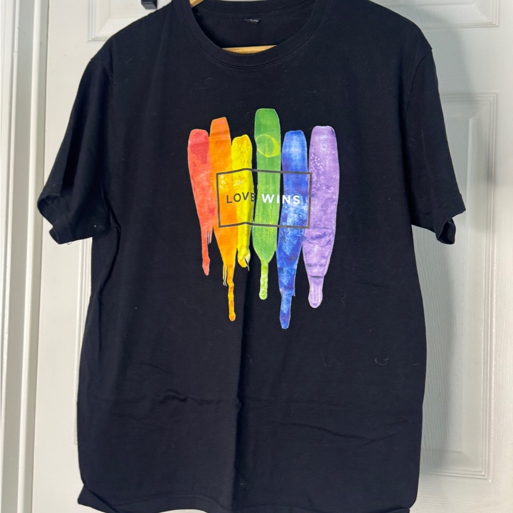 Black “Love Wins” Pride Tee w/ Rainbow Paint Graphic XL Cotton